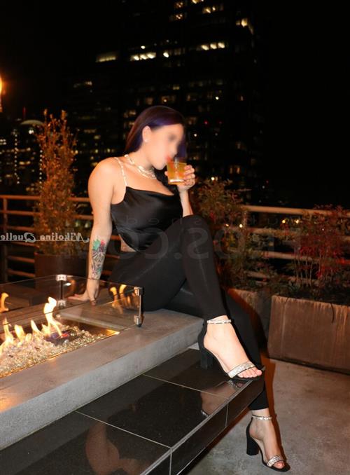 Escort Emuejhe, Royal Oak - 165