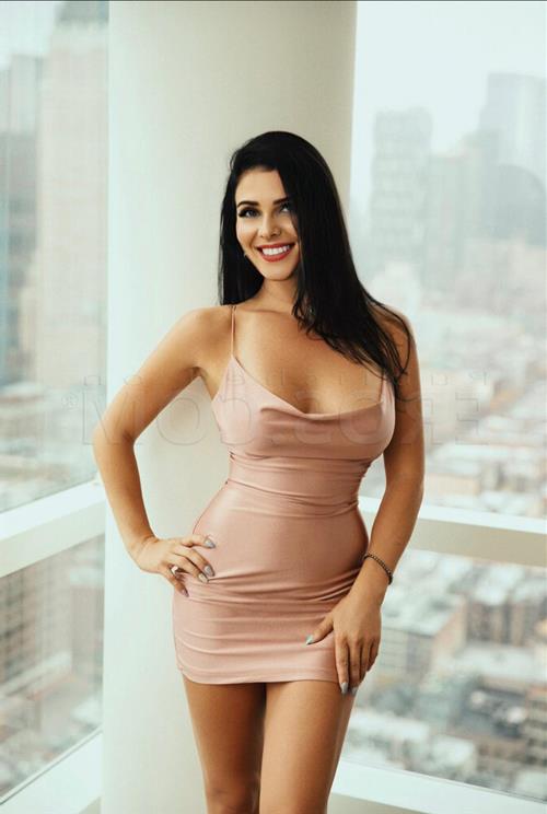 Fana, escort in Hastings - 8989